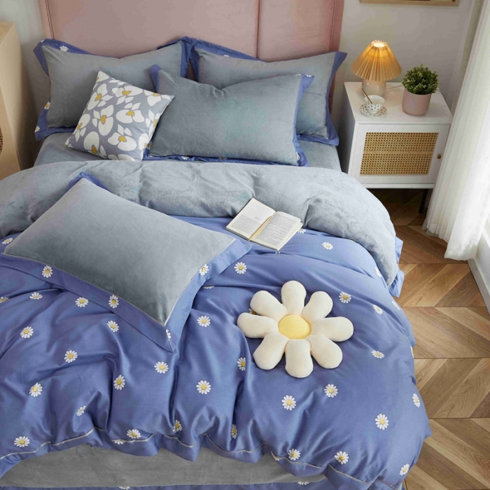 91家纺网 家纺一手货源 找家纺 杜先生 2021新款拼角被边款澳绒牛奶绒四件套 小雏菊-蓝