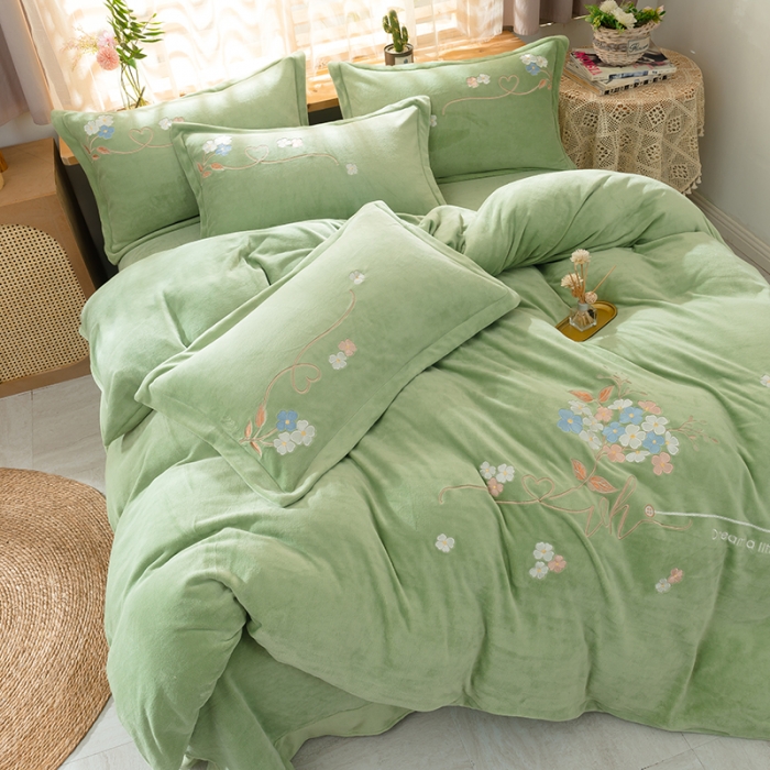 91家纺网 家纺一手货源 找家纺 （总）佳梦家纺 2021新款牛奶绒刺绣四件套