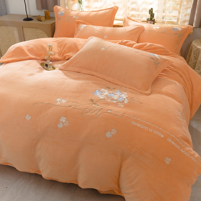 91家纺网 家纺一手货源 找家纺 佳梦家纺 2021新款牛奶绒刺绣四件套 甜橙