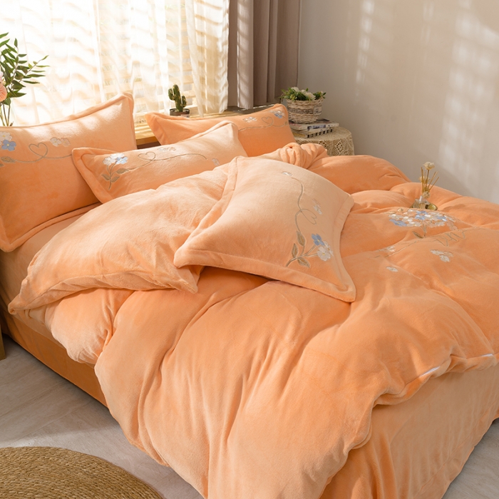 91家纺网 家纺一手货源 找家纺 佳梦家纺 2021新款牛奶绒刺绣四件套 甜橙