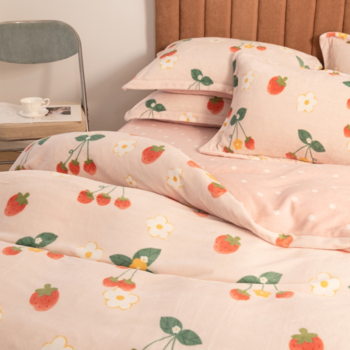 91家纺网 家纺一手货源 找家纺 佳梦家纺 2021新款牛奶绒印花四件套 草莓果酱