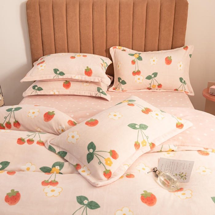 91家纺网 家纺一手货源 找家纺 佳梦家纺 2021新款牛奶绒印花四件套 草莓果酱
