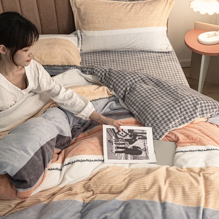 91家纺网 家纺一手货源 找家纺 佳梦家纺 2021新款牛奶绒印花四件套 当时