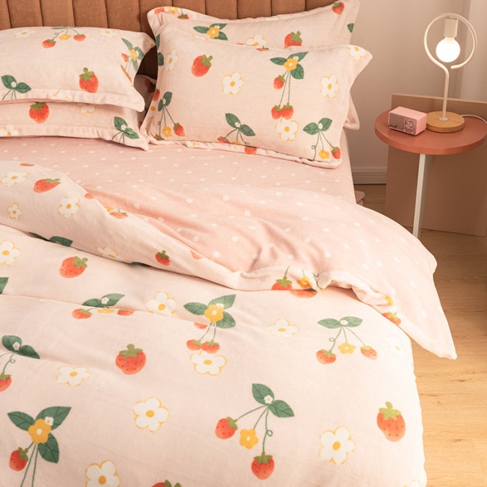 91家纺网 家纺一手货源 找家纺 佳梦家纺 2021新款牛奶绒印花四件套 草莓果酱