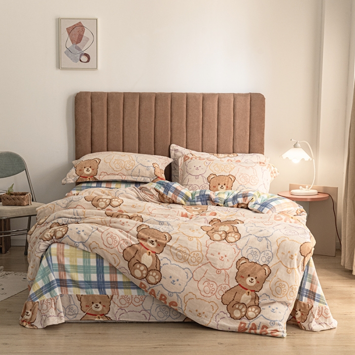 91家纺网 家纺一手货源 找家纺 佳梦家纺 2021新款牛奶绒印花四件套 多彩熊