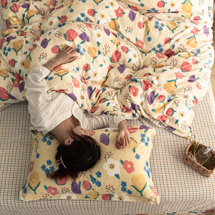 91家纺网 家纺一手货源 找家纺 佳梦家纺 2021新款牛奶绒印花四件套 花嘉丽