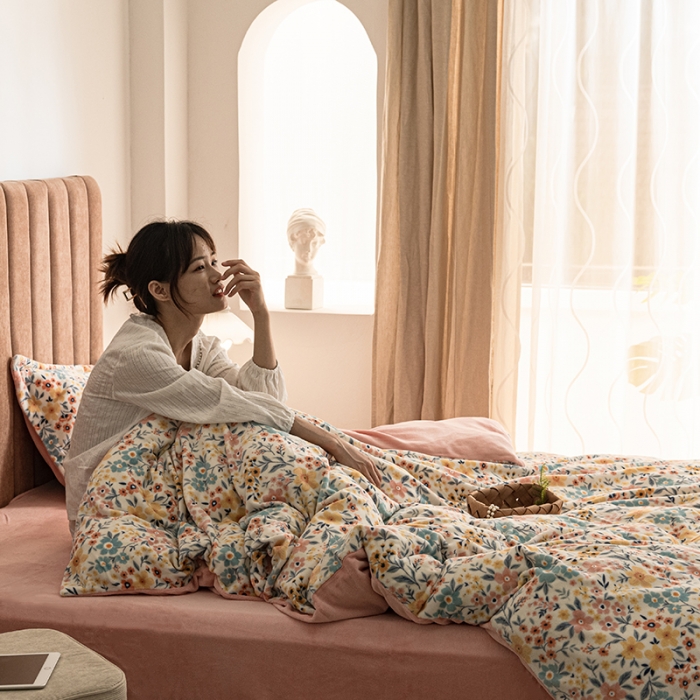 91家纺网 家纺一手货源 找家纺 佳梦家纺 2021新款牛奶绒印花四件套 兰灵