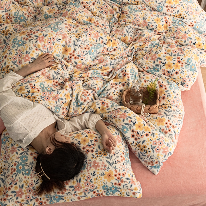 91家纺网 家纺一手货源 找家纺 佳梦家纺 2021新款牛奶绒印花四件套 兰灵