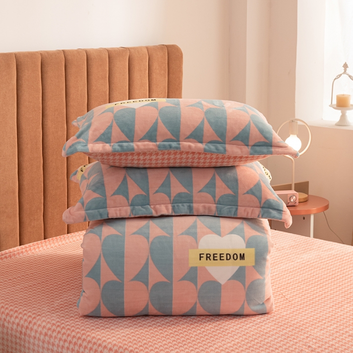 91家纺网 家纺一手货源 找家纺 佳梦家纺 2021新款牛奶绒印花四件套 心莹粉绿