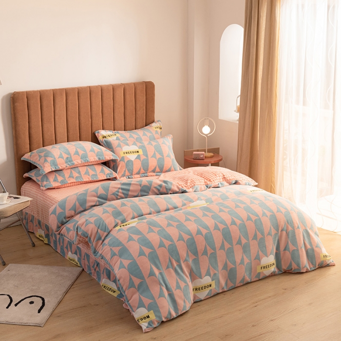 91家纺网 家纺一手货源 找家纺 佳梦家纺 2021新款牛奶绒印花四件套 心莹粉绿