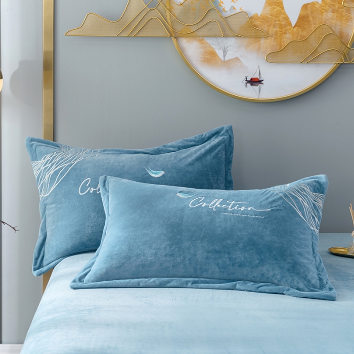 91家纺网 家纺一手货源 找家纺 佳梦家纺 2021新款婴儿绒刺绣款四件套 蓝色