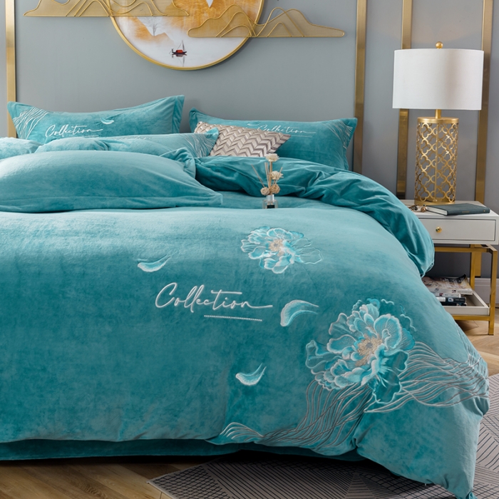 91家纺网 家纺一手货源 找家纺 佳梦家纺 2021新款婴儿绒刺绣款四件套 绿色