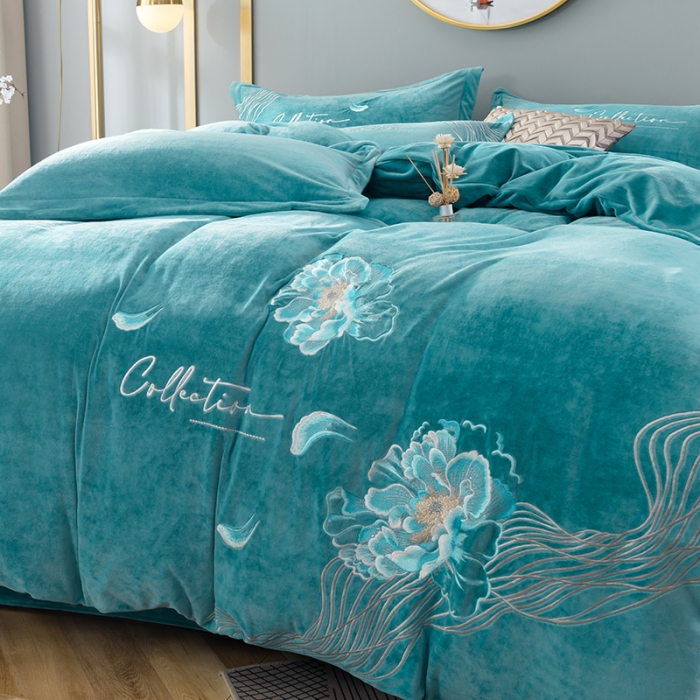 91家纺网 家纺一手货源 找家纺 佳梦家纺 2021新款婴儿绒刺绣款四件套 绿色