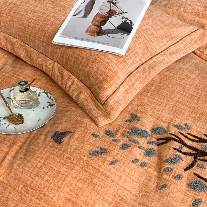 91家纺网 家纺一手货源 找家纺 榻尚2021新款高克重婴肤绒牛奶绒毛巾绣高端四件套 黄色小鹿