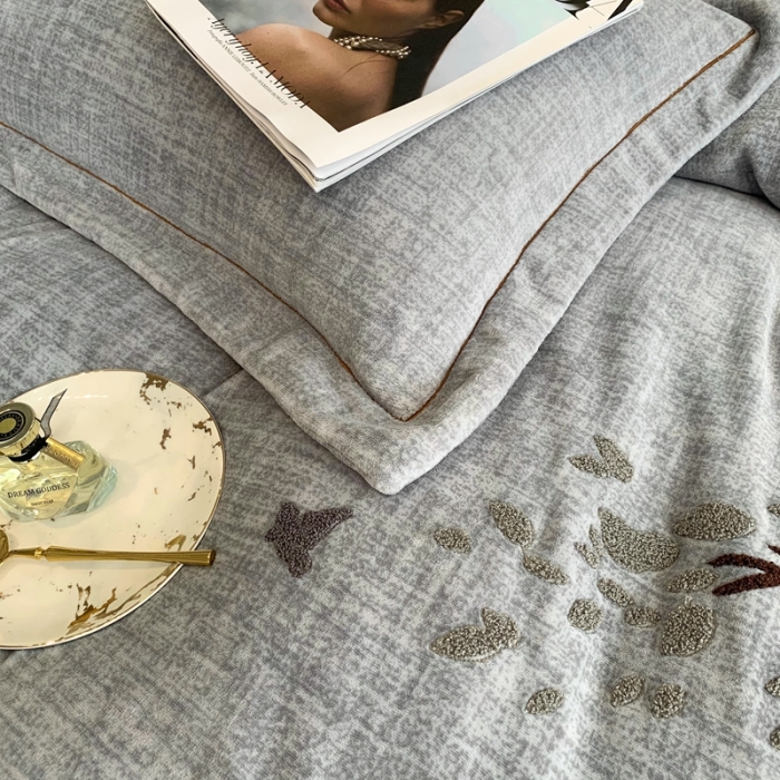 91家纺网 家纺一手货源 找家纺 榻尚2021新款高克重婴肤绒牛奶绒毛巾绣高端四件套 灰色小鹿