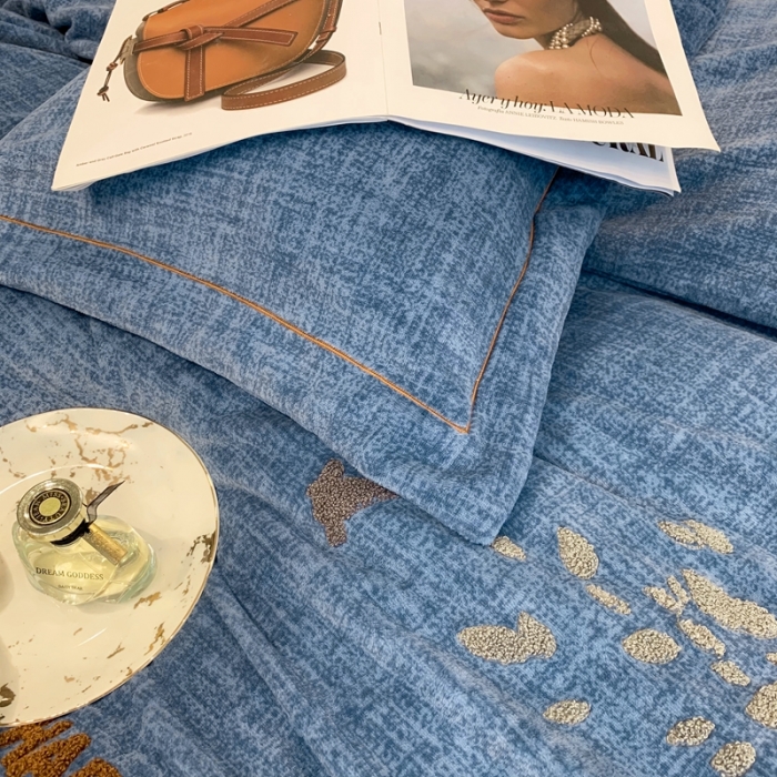 91家纺网 家纺一手货源 找家纺 榻尚2021新款高克重婴肤绒牛奶绒毛巾绣高端四件套 蓝色小鹿