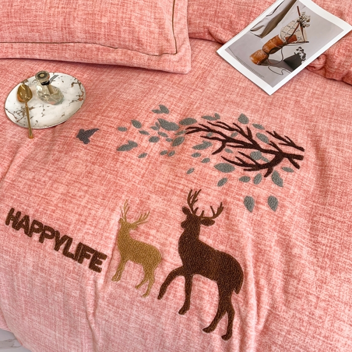 91家纺网 家纺一手货源 找家纺 榻尚新款高克重婴肤绒四件套肌理纹理毛巾绣风格2 橘色小鹿