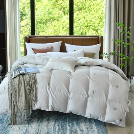 91家纺网 家纺一手货源 找家纺 绒研羽绒 2025新款苏绣小蜜蜂双层立体95白鹅绒羽绒被冬被 灰色