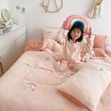 91家纺网 家纺一手货源 找家纺 兄弟坊 2021新款牛奶绒毛巾绣四件套彩虹桥-粉玉