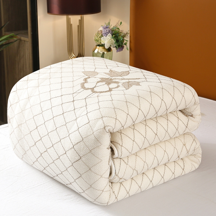 91家纺网 家纺一手货源 找家纺 棉造家居 钻石网提花网纱新疆棉花被200条起订白色100%