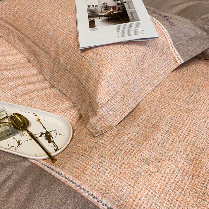 91家纺网 家纺一手货源 找家纺 榻尚家居新款80长绒棉贡缎磨毛小香风全棉加厚磨毛四件套 浅豆沙