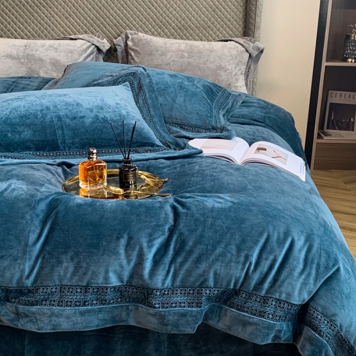 91家纺网 家纺一手货源 找家纺 榻尚 2021新款婴儿绒牛奶绒纯色镂空高端绒四件套 宝石蓝