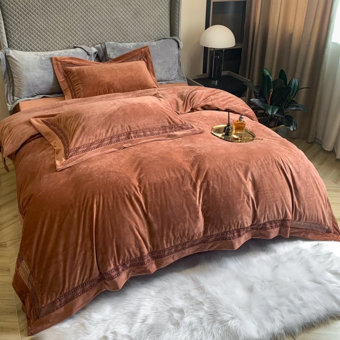 91家纺网 家纺一手货源 找家纺 榻尚 2021新款婴儿绒牛奶绒纯色镂空高端绒四件套 卡其槟