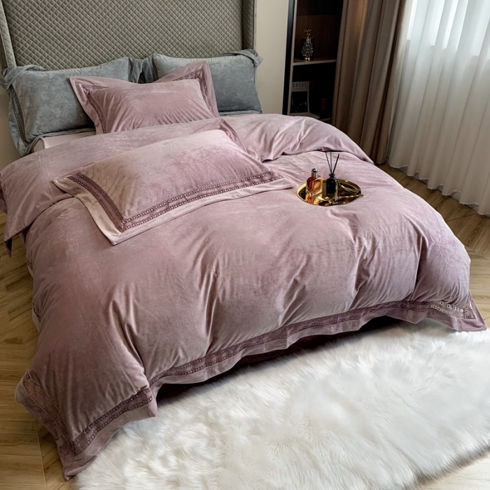 91家纺网 家纺一手货源 找家纺 榻尚 2021新款婴儿绒牛奶绒纯色镂空高端绒四件套 藕荷紫