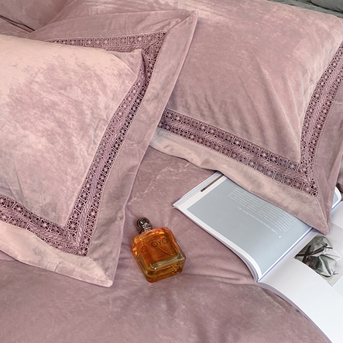 91家纺网 家纺一手货源 找家纺 榻尚 2021新款婴儿绒牛奶绒纯色镂空高端绒四件套 藕荷紫