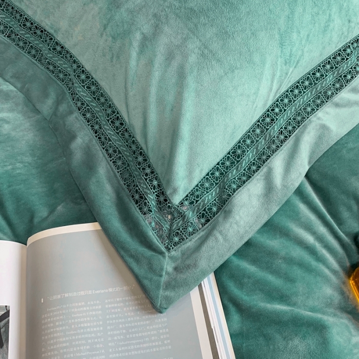 91家纺网 家纺一手货源 找家纺 榻尚 2021新款婴儿绒牛奶绒纯色镂空高端绒四件套 浅湖绿