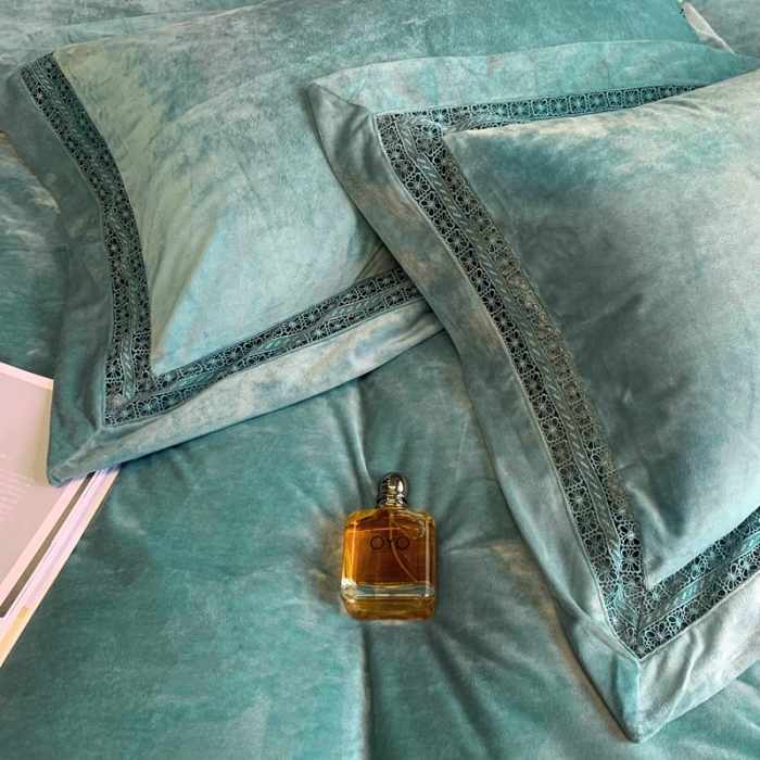 91家纺网 家纺一手货源 找家纺 榻尚 2021新款婴儿绒牛奶绒纯色镂空高端绒四件套 浅湖绿