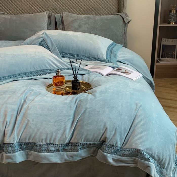 91家纺网 家纺一手货源 找家纺 榻尚 2021新款婴儿绒牛奶绒纯色镂空高端绒四件套 月光绿