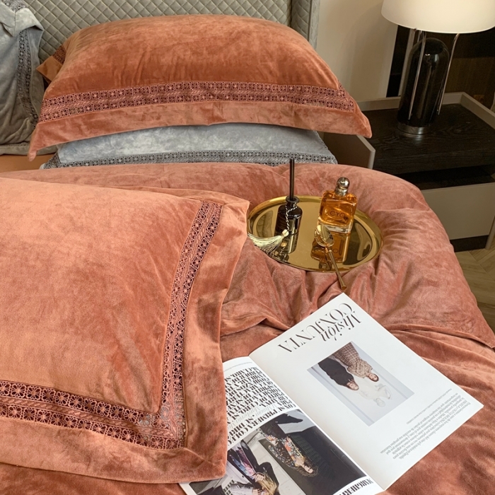 91家纺网 家纺一手货源 找家纺 榻尚 2023新款婴儿绒牛奶绒纯色镂空高端绒四件套 卡其槟