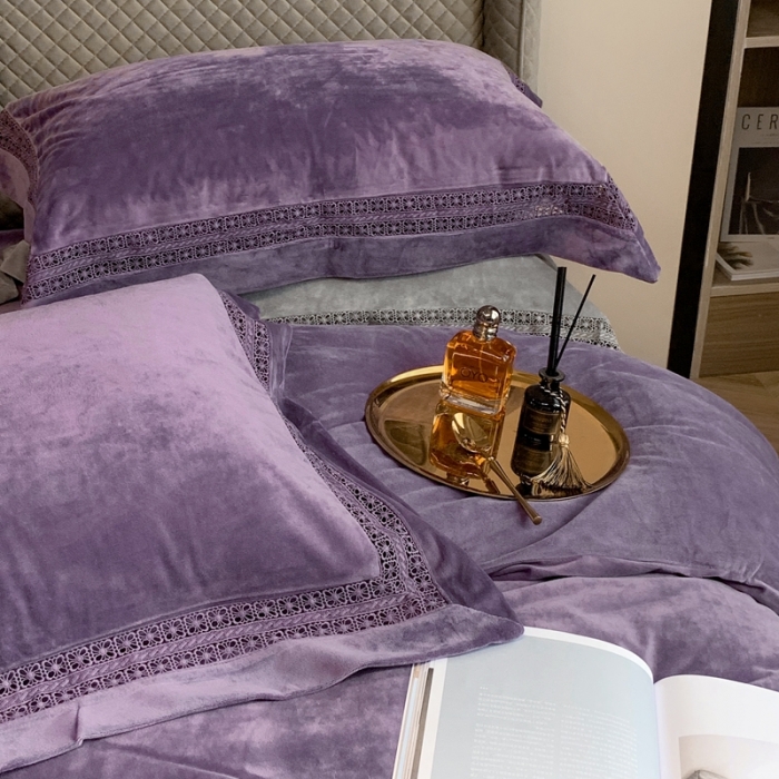 91家纺网 家纺一手货源 找家纺 榻尚 2023新款婴儿绒牛奶绒纯色镂空高端绒四件套 气质紫