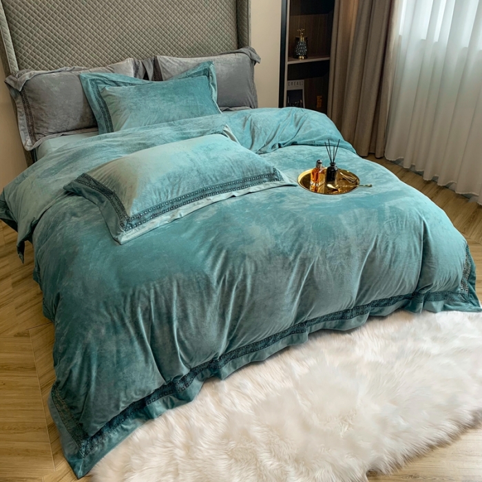 91家纺网 家纺一手货源 找家纺 榻尚 2023新款婴儿绒牛奶绒纯色镂空高端绒四件套 浅湖绿