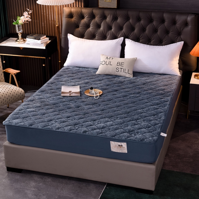 91家纺网 家纺一手货源 找家纺 豪选家纺 2026新款保暖羊羔绒夹棉床笠床垫保护套 蓝灰