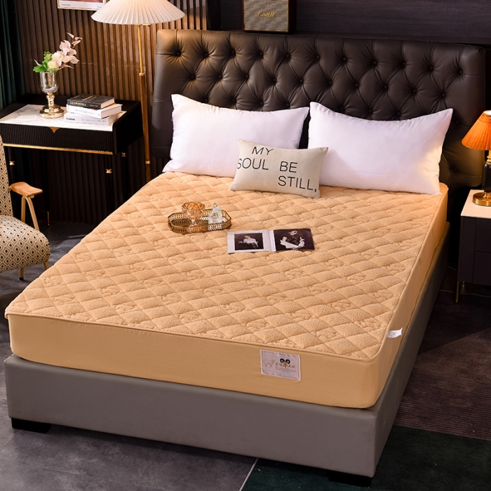 91家纺网 家纺一手货源 找家纺 豪选家纺 2026新款保暖羊羔绒夹棉床笠床垫保护套 驼色