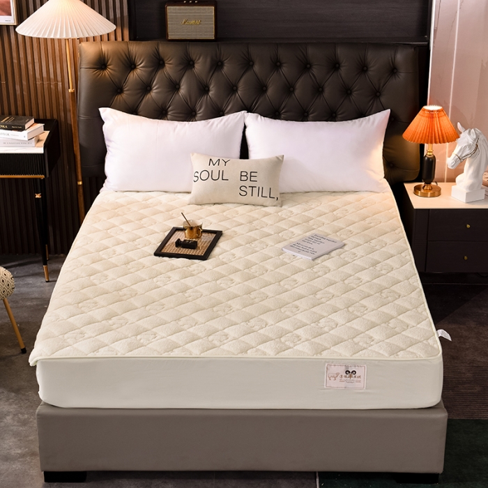 91家纺网 家纺一手货源 找家纺 豪选家纺 2026新款保暖羊羔绒夹棉床笠床垫保护套 米黄