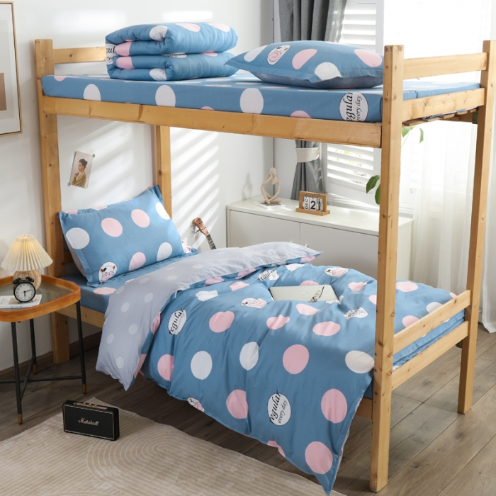 91家纺网 家纺一手货源 找家纺 铭成家纺2021新款全棉印花学生三件套 奔跑小牛-兰