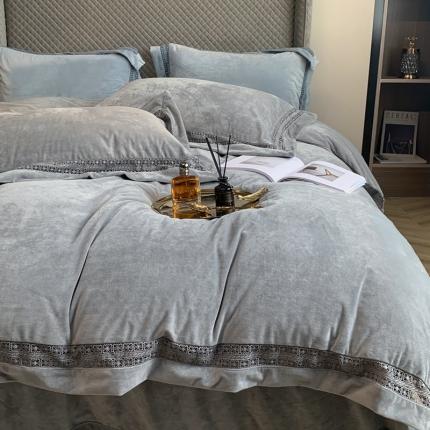 91家纺网 家纺一手货源 找家纺 榻尚 2023新款婴儿绒牛奶绒纯色镂空高端绒四件套 银河灰