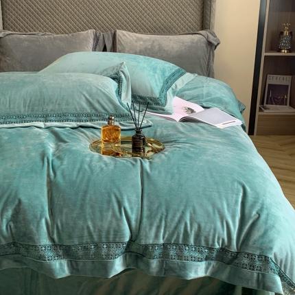 91家纺网 家纺一手货源 找家纺 榻尚 2023新款婴儿绒牛奶绒纯色镂空高端绒四件套 浅湖绿