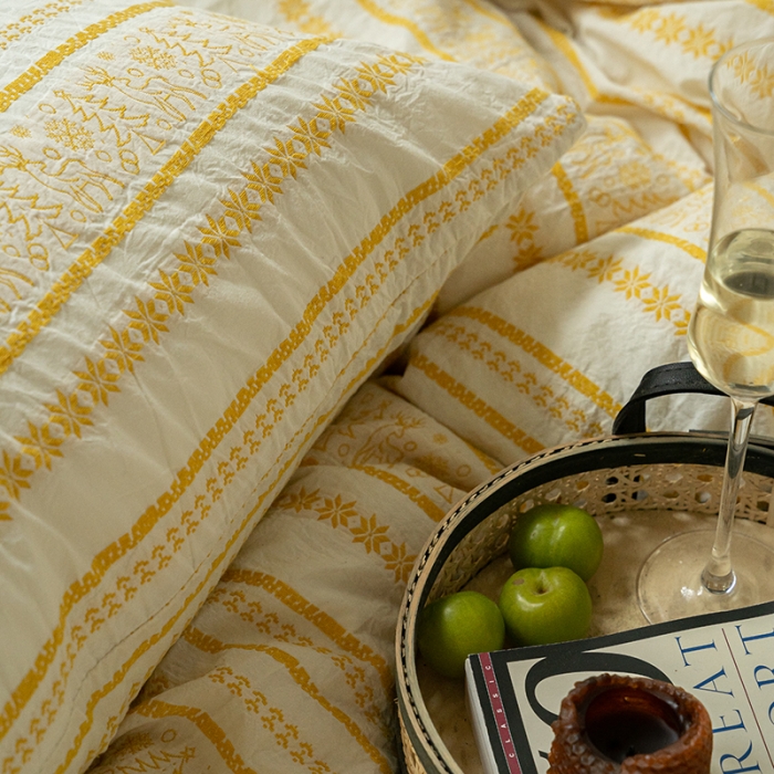 91家纺网 家纺一手货源 找家纺 恋恋三季色织提花工艺款林深时见鹿系列四件套棚拍图嫩黄