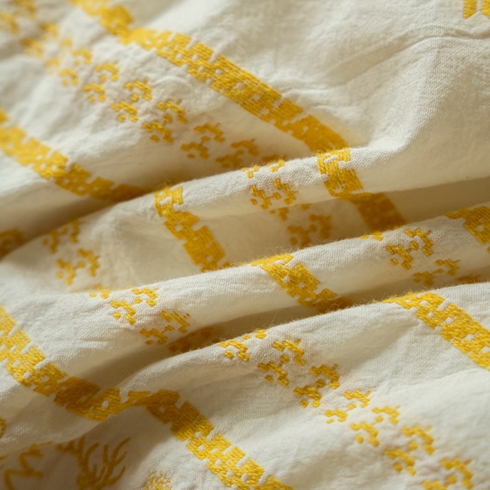 91家纺网 家纺一手货源 找家纺 恋恋三季色织提花工艺款林深时见鹿系列四件套棚拍图嫩黄