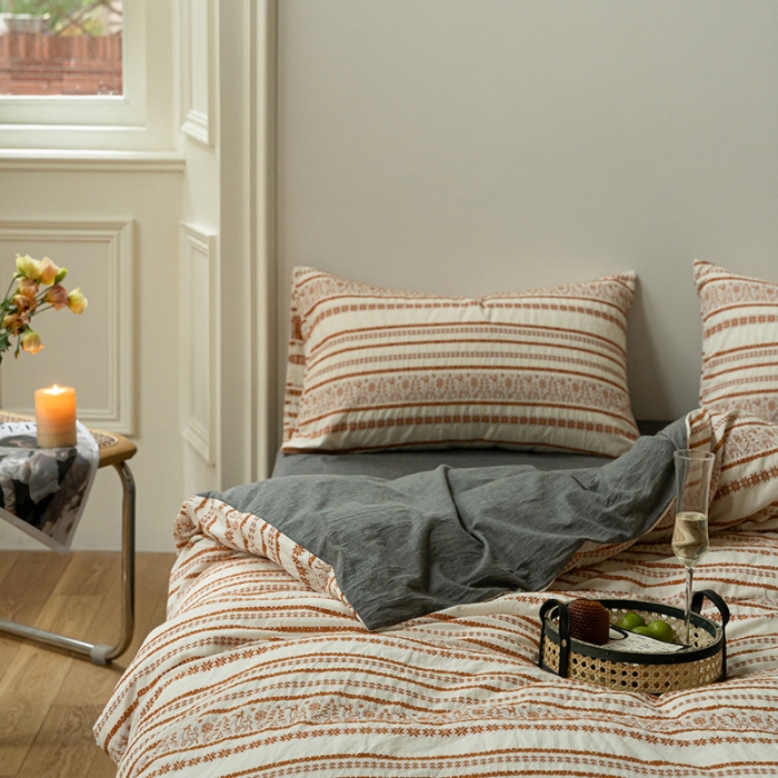 91家纺网 家纺一手货源 找家纺 恋恋三季色织提花工艺款林深时见鹿系列四件套棚拍图棕桔