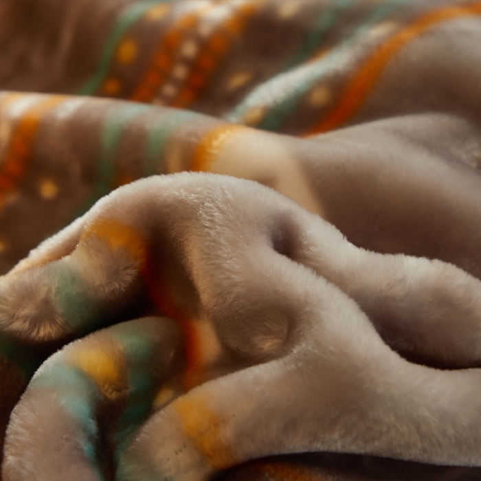 91家纺网 家纺一手货源 找家纺 凯轩毛毛毯毯子 2024新款安哥拉云毛毯毯子 时尚元素