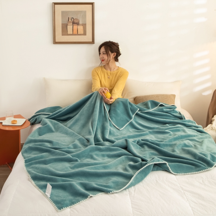 91家纺网 家纺一手货源 找家纺 （总）羋多家纺 2023新款双层牛奶绒华夫格复合毛毯法莱绒