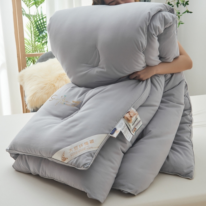 91家纺网 家纺一手货源 找家纺 慕尚 2022新款磨毛镶钻大豆冬被冷色调 大豆灰