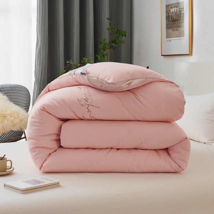 91家纺网 家纺一手货源 找家纺 慕尚 2022新款磨毛镶钻大豆冬被冷色调 大豆粉