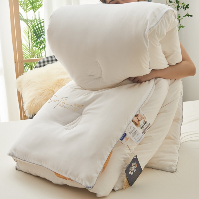 91家纺网 家纺一手货源 找家纺 （总）慕尚 2022新款磨毛镶钻大豆冬被暖色调