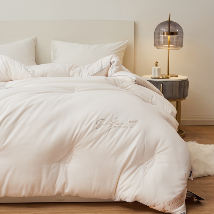 91家纺网 家纺一手货源 找家纺 （总）慕尚 2022新款磨毛镶钻大豆冬被暖色调